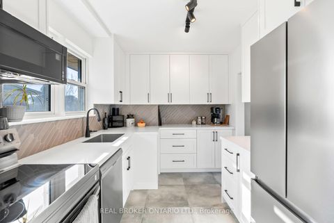 Photo 17 at 32 Kim Court, Kennedy Park, Toronto