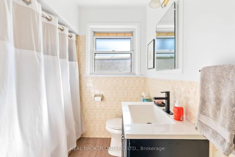 Photo 34 at 32 Kim Court, Kennedy Park, Toronto