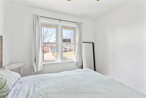 Photo 36 at 32 Kim Court, Kennedy Park, Toronto