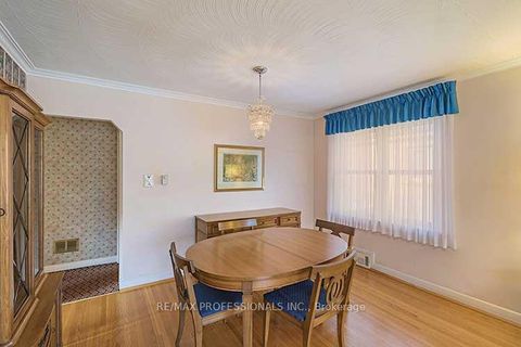 Photo 14 at 32 Northampton Drive, City Centre West, Toronto