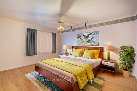 Photo 15 at 32 Northampton Drive, City Centre West, Toronto