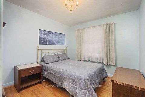 Photo 21 at 32 Northampton Drive, City Centre West, Toronto