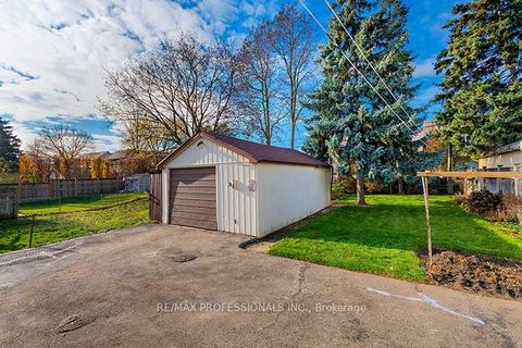 Photo 39 at 32 Northampton Drive, City Centre West, Toronto