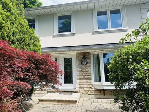 Photo 2 at 125 Bannatyne Drive, Windfields, Toronto