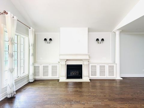 Photo 3 at 125 Bannatyne Drive, Windfields, Toronto