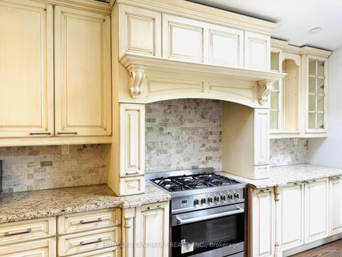 Photo 10 at 125 Bannatyne Drive, Windfields, Toronto