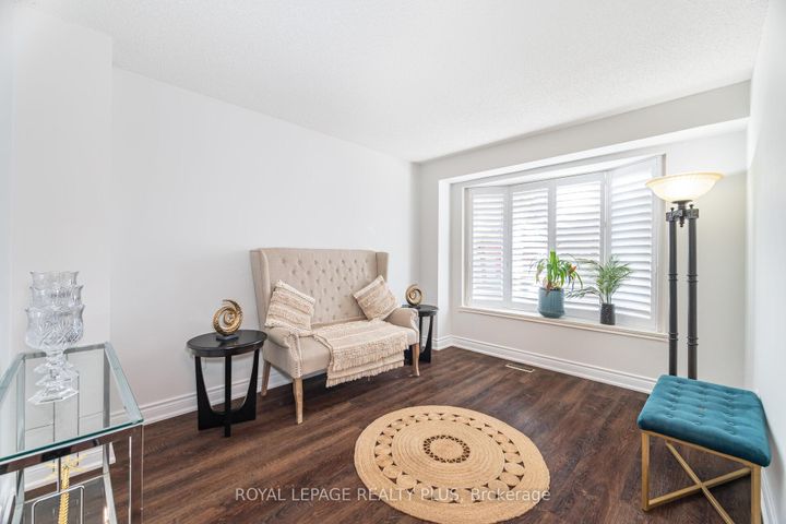 Photo 7 at 28 - 4635 Regents Terrace, Hurontario, Mississauga