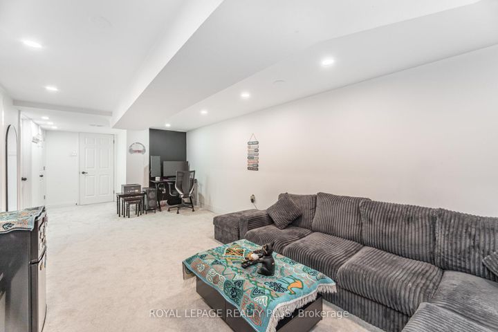 Photo 34 at 28 - 4635 Regents Terrace, Hurontario, Mississauga