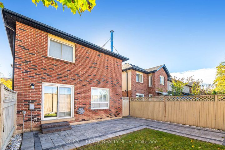 Photo 39 at 28 - 4635 Regents Terrace, Hurontario, Mississauga