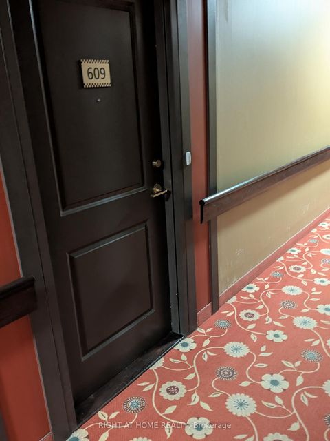 Photo 3 at A609 - 11211 YONGE Street, Devonsleigh, Richmond Hill