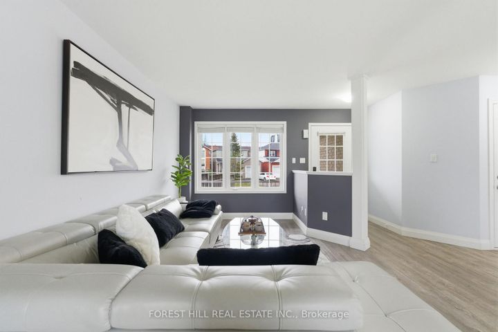 Photo 3 at 1842 Dalhousie Crescent, Samac, Oshawa