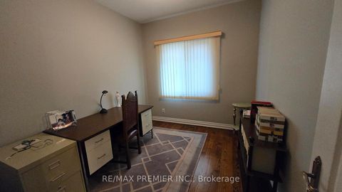 Photo 4 at 36 Railway Street, Maple, Vaughan