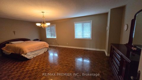 Photo 10 at 36 Railway Street, Maple, Vaughan