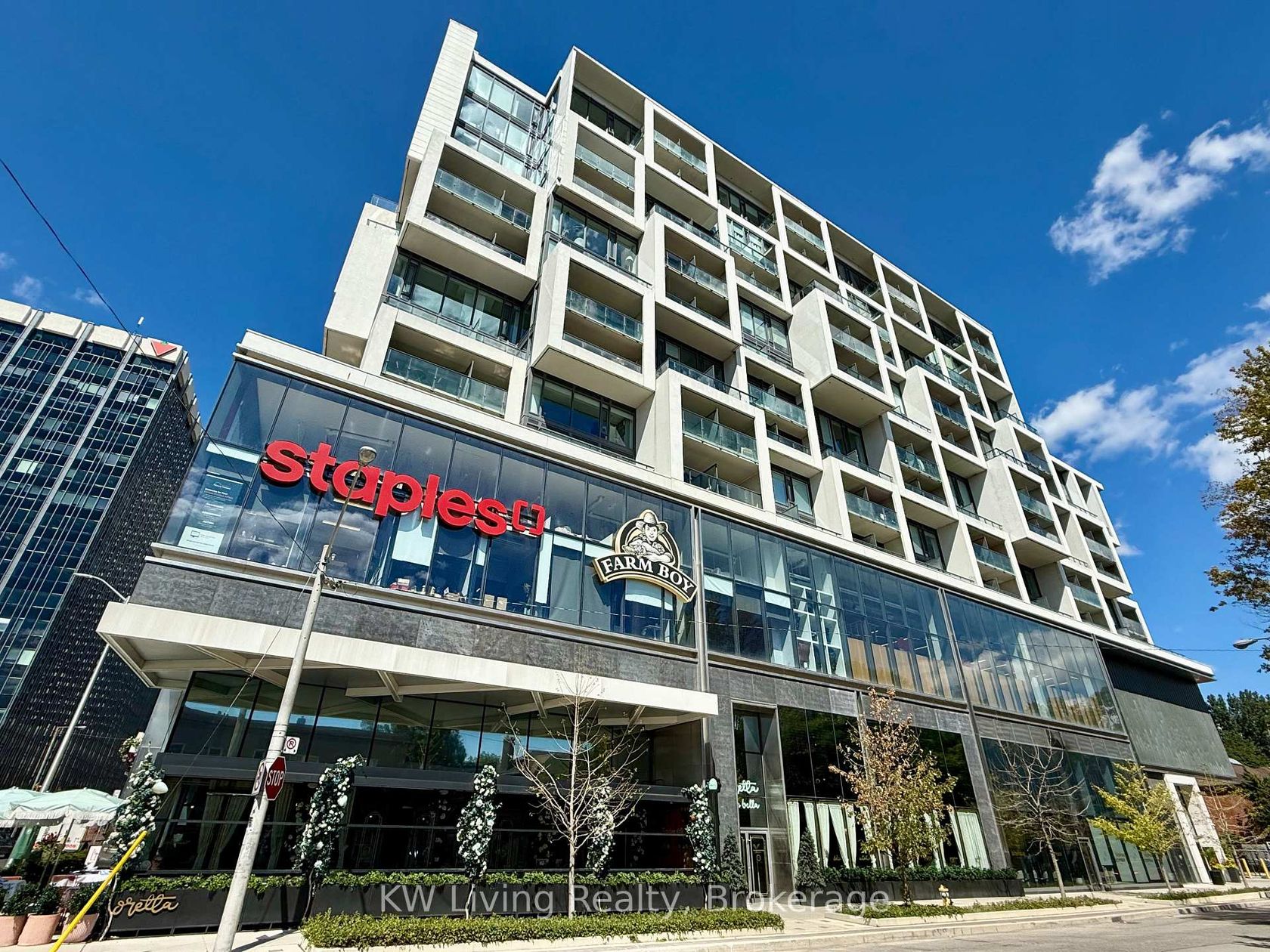 725 - 8 Hillsdale Avenue E, Mount Pleasant West, Toronto 