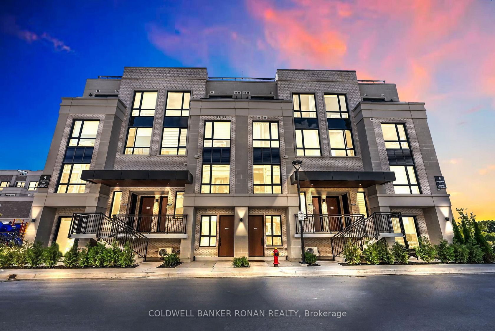 F-102 - 5 Red Squirrel Lane, Rural Richmond Hill, Richmond Hill 