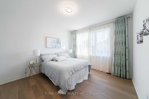 Photo 32 at 63 Ken Sinclair Crescent, Aurora Estates, Aurora