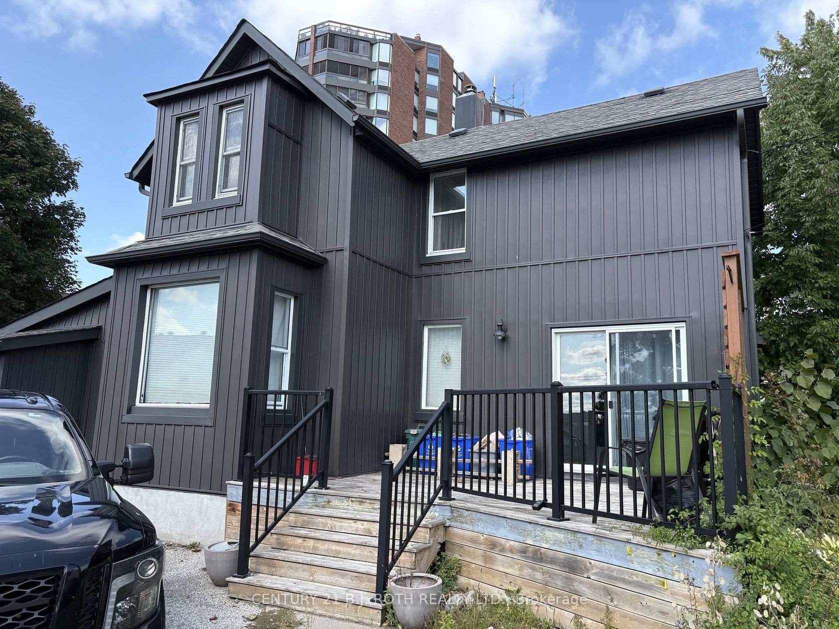 253 Dunlop Street E, North Shore, Barrie photo number 2