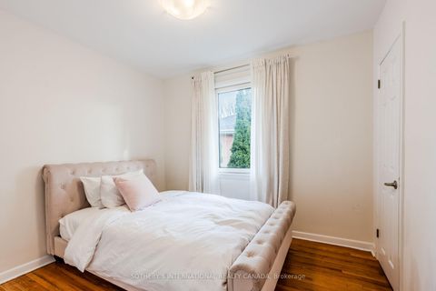 Photo 12 at 11 Buckhorn Place, Beaumonde Heights, Toronto
