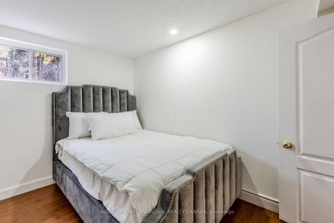 Photo 25 at 11 Buckhorn Place, Beaumonde Heights, Toronto