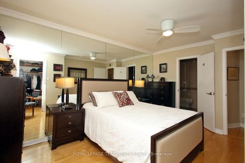 Photo 5 at 10 - 20 Cotton Downway, Pleasant View, Toronto