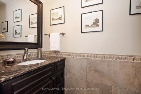 Photo 8 at 10 - 20 Cotton Downway, Pleasant View, Toronto