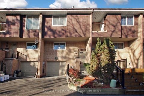 Photo 10 at 10 - 20 Cotton Downway, Pleasant View, Toronto