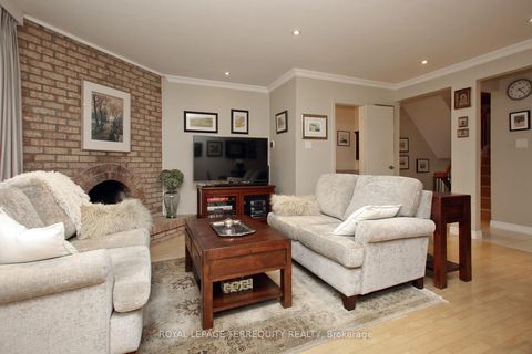 Photo 15 at 10 - 20 Cotton Downway, Pleasant View, Toronto