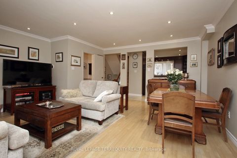 Photo 16 at 10 - 20 Cotton Downway, Pleasant View, Toronto