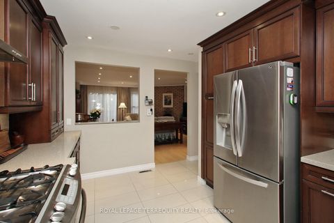 Photo 22 at 10 - 20 Cotton Downway, Pleasant View, Toronto
