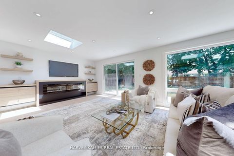 Photo 4 at 29 Parmbelle Crescent, Donalda, Toronto