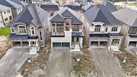 Photo 10 at 15 Antonietta Crescent, Vellore Village, Vaughan