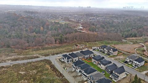 Photo 24 at 15 Antonietta Crescent, Vellore Village, Vaughan