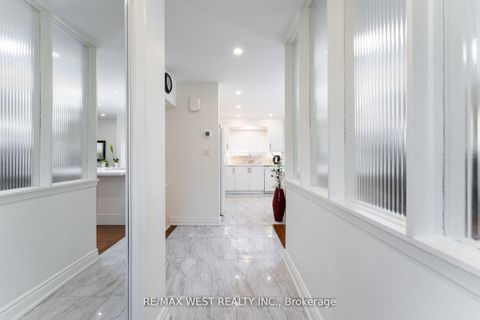 Photo 7 at 11 Farley Crescent, Richview, Toronto