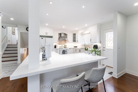 Photo 11 at 11 Farley Crescent, Richview, Toronto