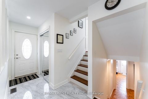 Photo 14 at 11 Farley Crescent, Richview, Toronto
