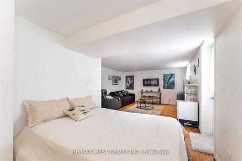 Photo 27 at 11 Farley Crescent, Richview, Toronto