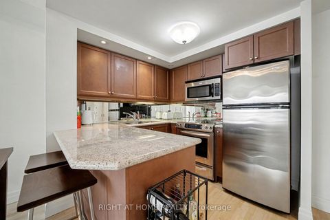 Photo 4 at LPH13 - 15 Stafford Street, Niagara, Toronto