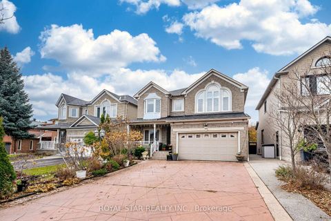 Photo 1 at 40 Oakdale Road, Maple, Vaughan