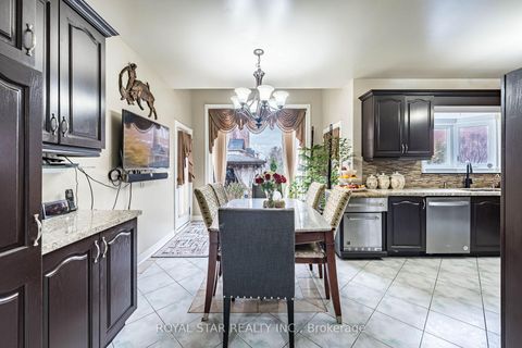 Photo 12 at 40 Oakdale Road, Maple, Vaughan