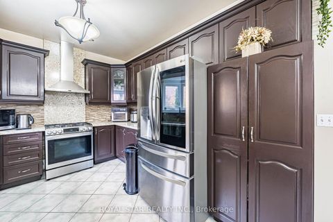 Photo 15 at 40 Oakdale Road, Maple, Vaughan