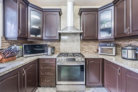 Photo 16 at 40 Oakdale Road, Maple, Vaughan