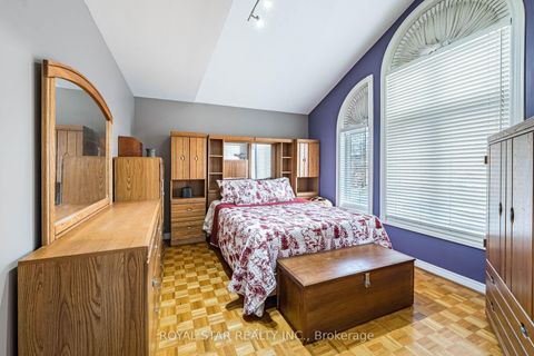 Photo 25 at 40 Oakdale Road, Maple, Vaughan