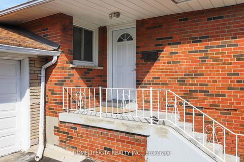 Photo 1 at 16 Woolwick Drive, Woburn, Toronto