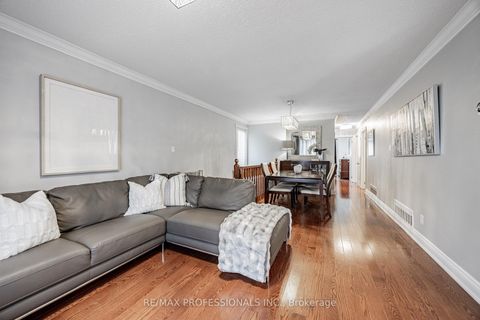 Photo 3 at 108 Avening Drive, Clairville, Toronto