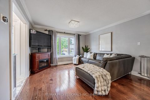 Photo 4 at 108 Avening Drive, Clairville, Toronto