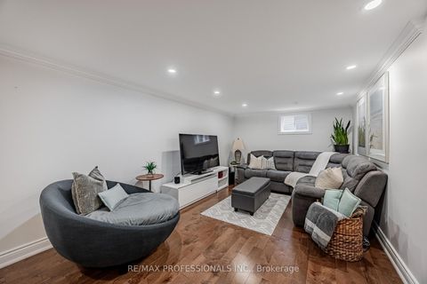 Photo 15 at 108 Avening Drive, Clairville, Toronto