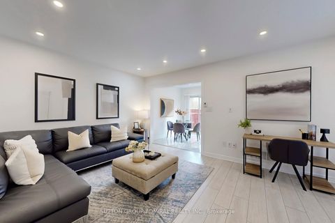 Photo 2 at 62 Agostino Crescent, Patterson, Vaughan