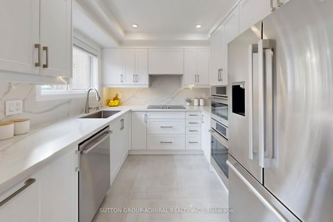 Photo 8 at 62 Agostino Crescent, Patterson, Vaughan