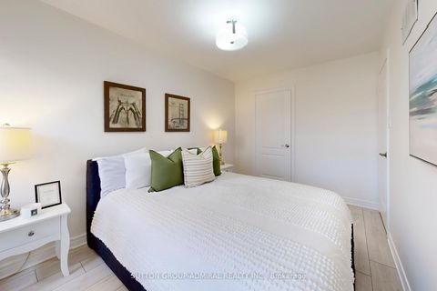 Photo 25 at 62 Agostino Crescent, Patterson, Vaughan