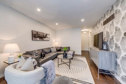 Photo 4 at 51 - 4345 Bloor Street W, Markland Wood, Toronto